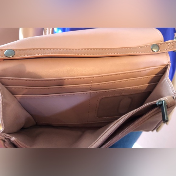 Universal Thread Crossbody - Picture 4 of 5